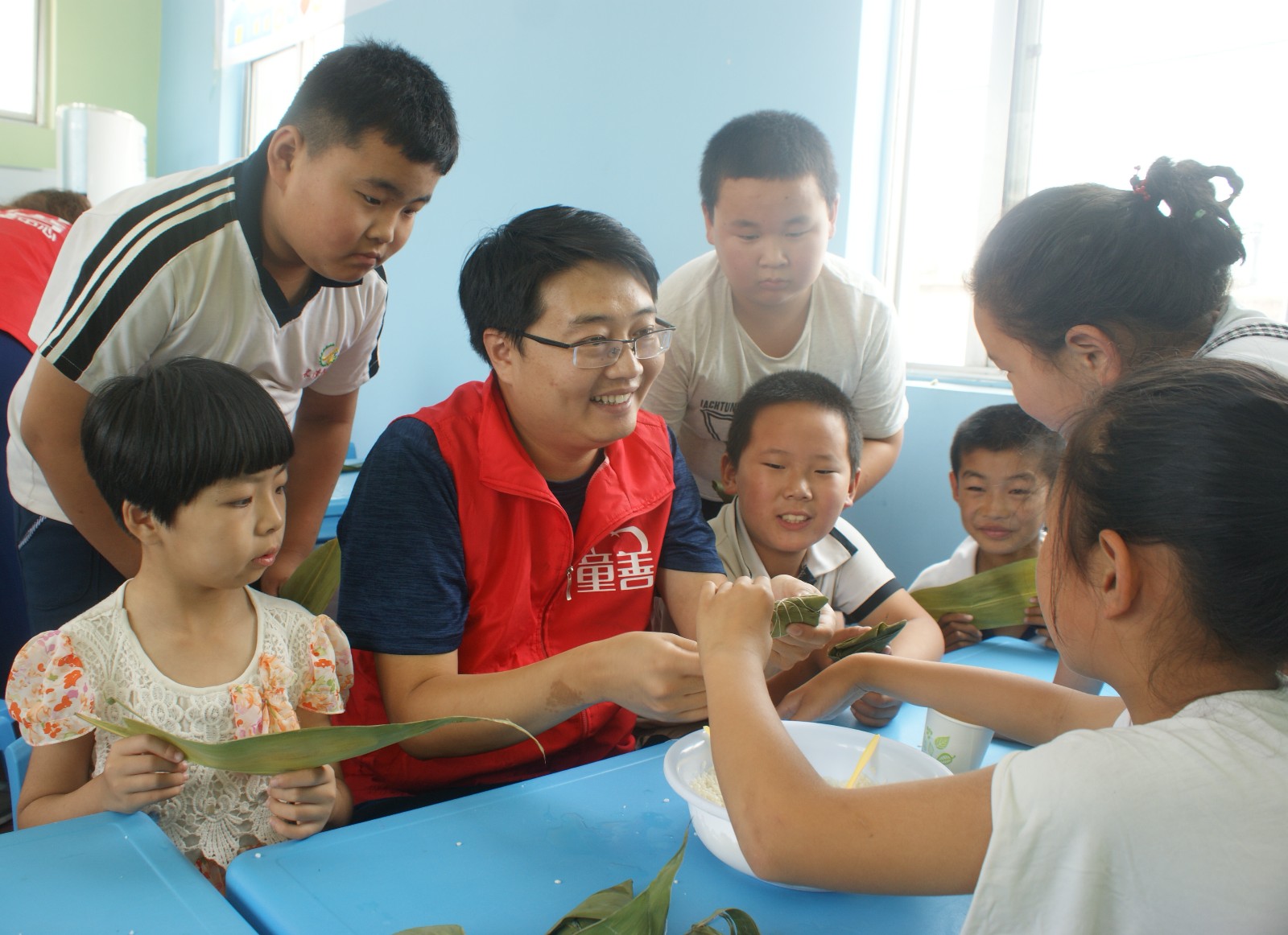 生以啜芳华，行而沐春光——记济南九三学社社员李晓农村多维度精准扶贫事迹